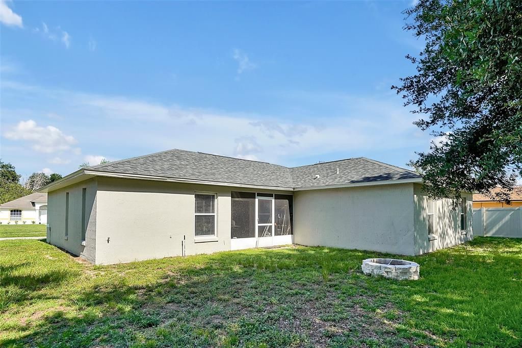 For Sale: $338,000 (3 beds, 2 baths, 1592 Square Feet)