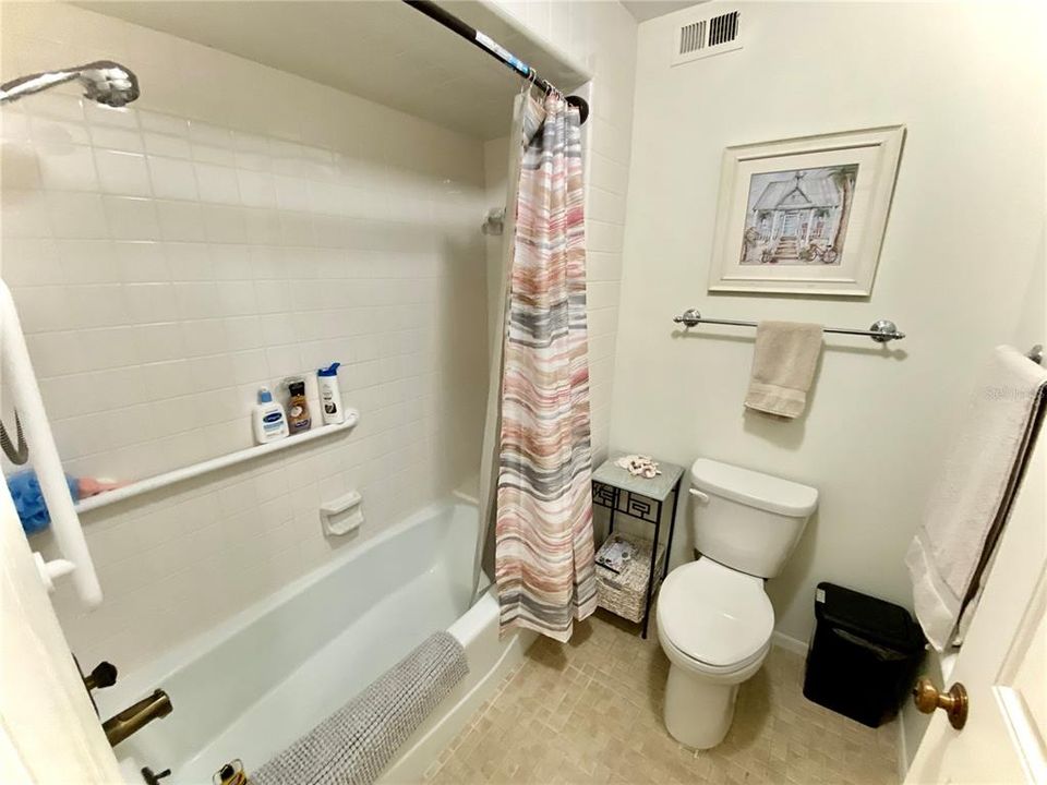 For Sale: $325,000 (2 beds, 2 baths, 1285 Square Feet)