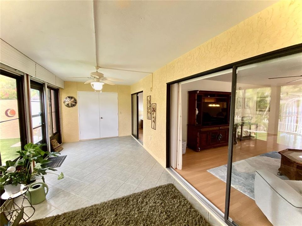 For Sale: $325,000 (2 beds, 2 baths, 1285 Square Feet)