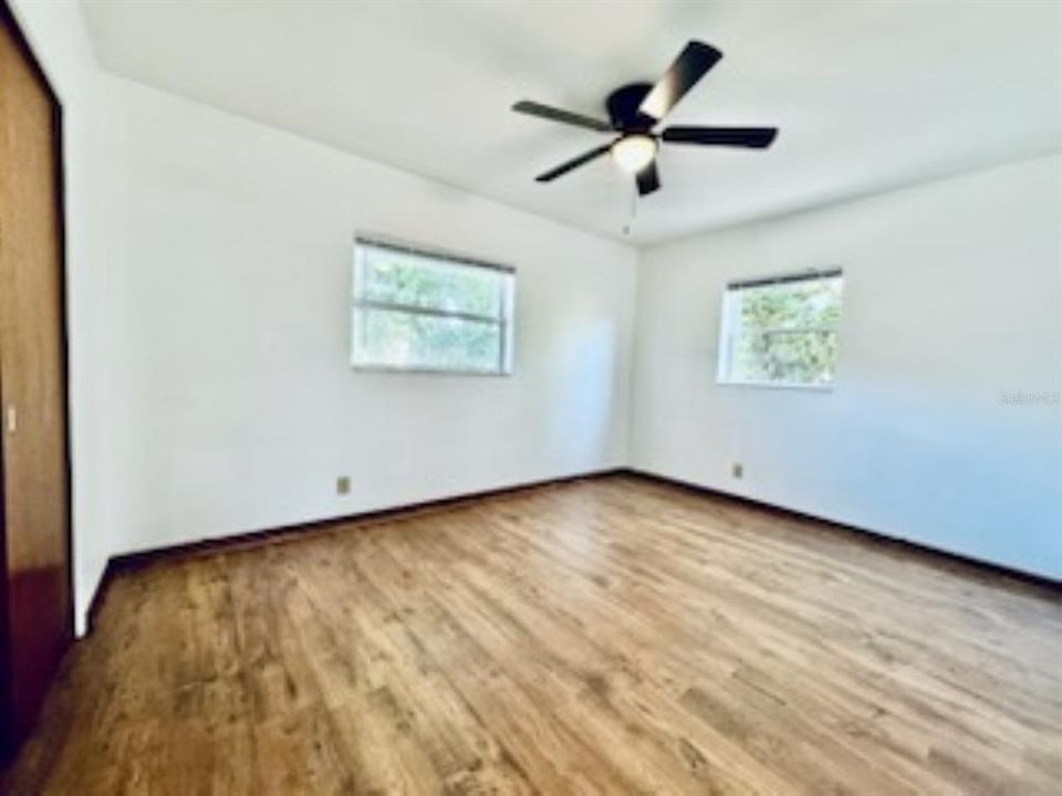 For Rent: $1,700 (2 beds, 1 baths, 920 Square Feet)