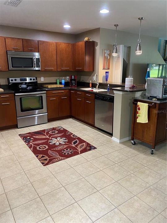 For Rent: $2,100 (3 beds, 2 baths, 1452 Square Feet)