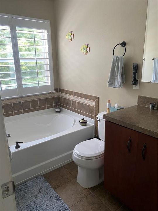 For Rent: $2,100 (3 beds, 2 baths, 1452 Square Feet)