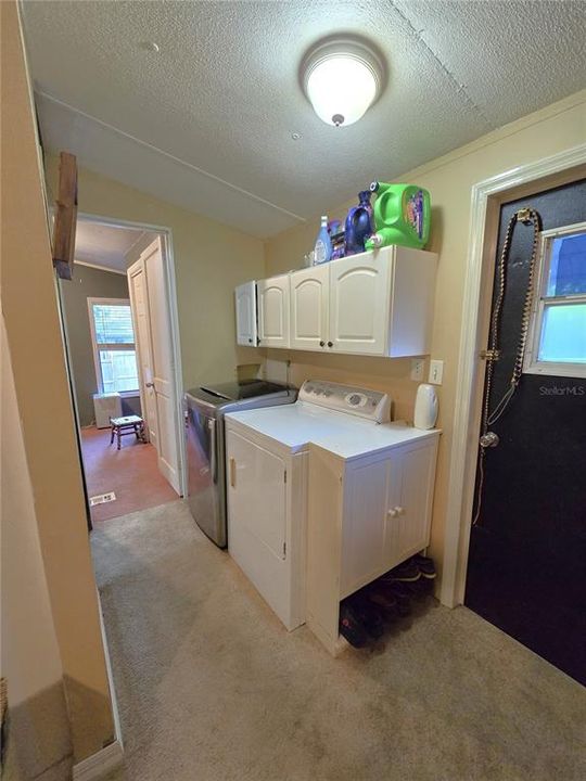 For Sale: $140,000 (1 beds, 1 baths, 925 Square Feet)