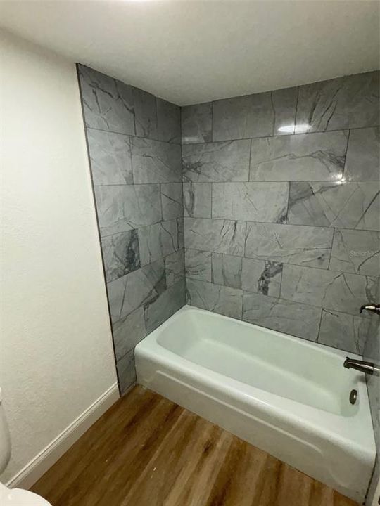 For Rent: $3,000 (2 beds, 1 baths, 1289 Square Feet)