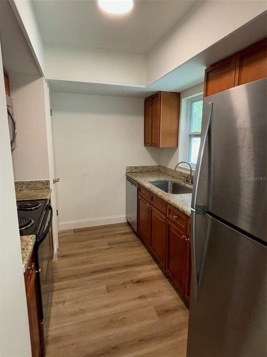 For Rent: $3,000 (2 beds, 1 baths, 1289 Square Feet)