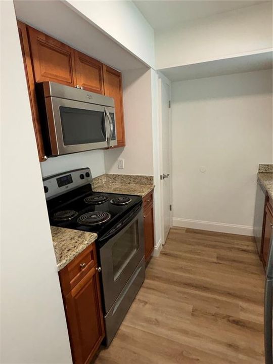 For Rent: $3,000 (2 beds, 1 baths, 1289 Square Feet)