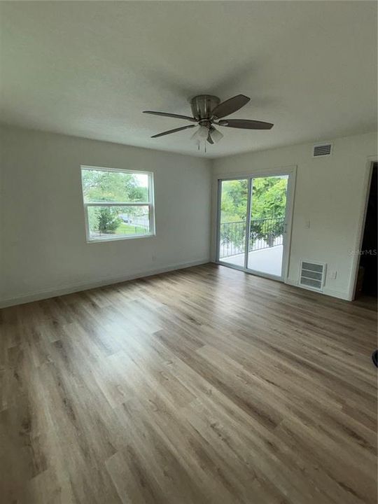 For Rent: $3,000 (2 beds, 1 baths, 1289 Square Feet)