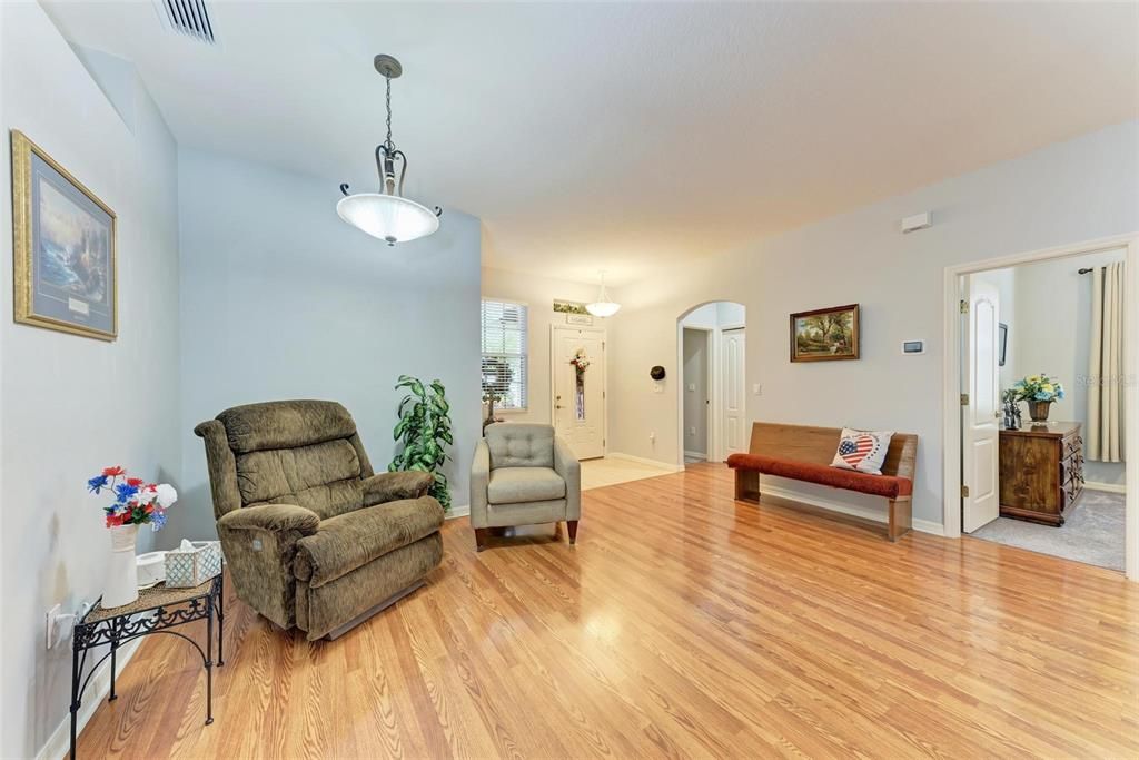 For Sale: $365,000 (2 beds, 2 baths, 1664 Square Feet)