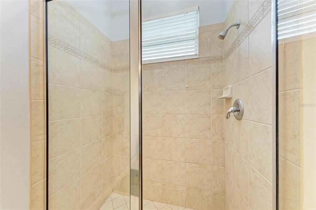 待售: $365,000 (2 贝兹, 2 浴室, 1664 平方英尺)