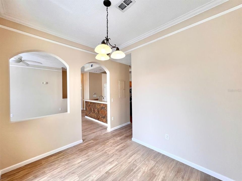 For Sale: $229,000 (1 beds, 1 baths, 858 Square Feet)