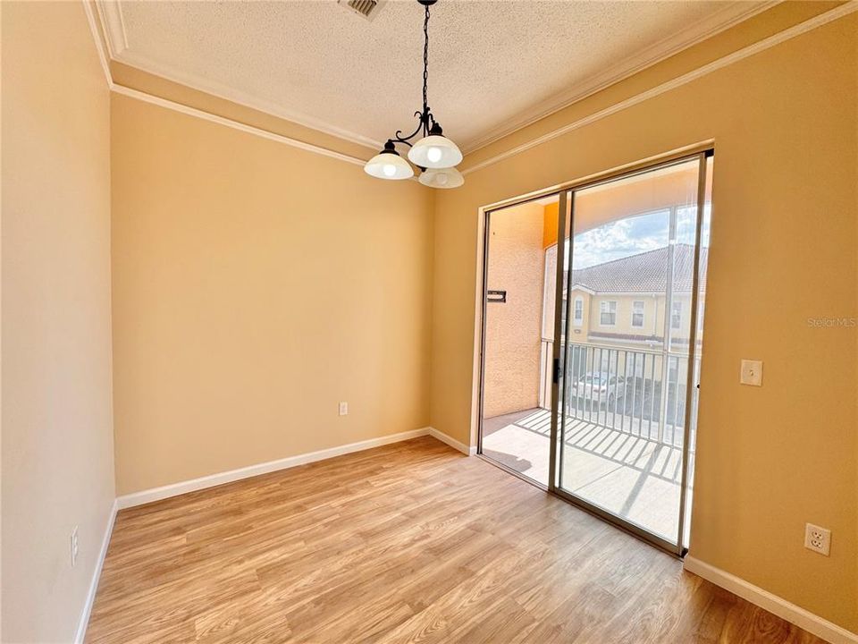 For Sale: $229,000 (1 beds, 1 baths, 858 Square Feet)