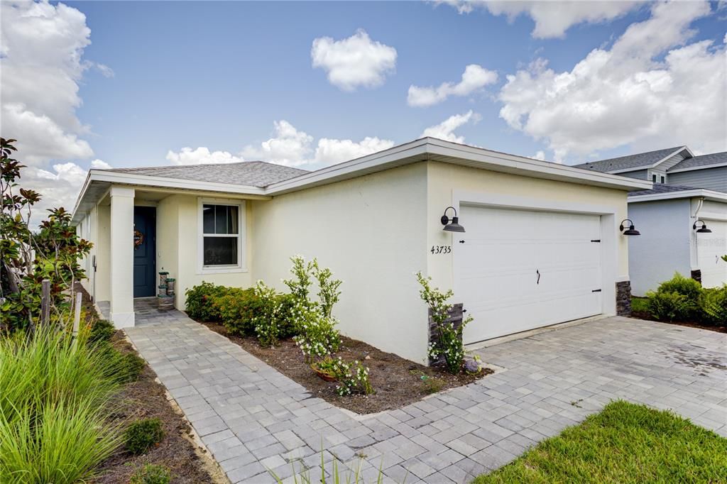 For Sale: $340,000 (4 beds, 2 baths, 1688 Square Feet)