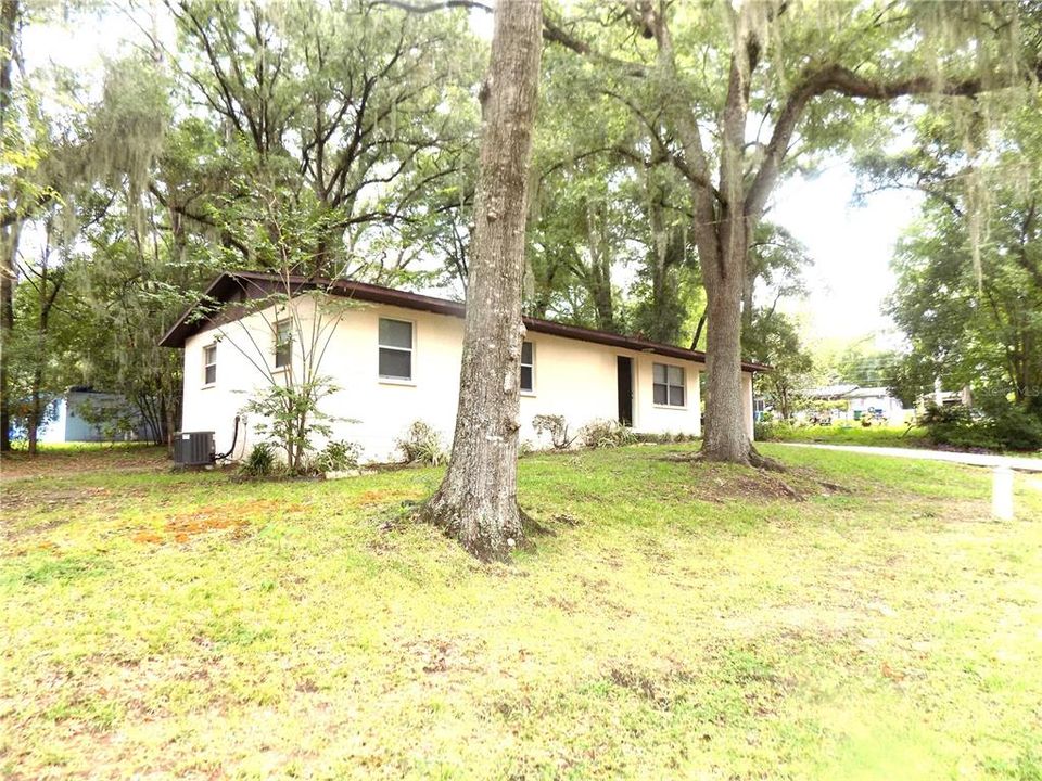 For Sale: $219,900 (3 beds, 1 baths, 1056 Square Feet)