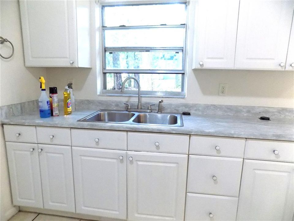 For Sale: $219,900 (3 beds, 1 baths, 1056 Square Feet)