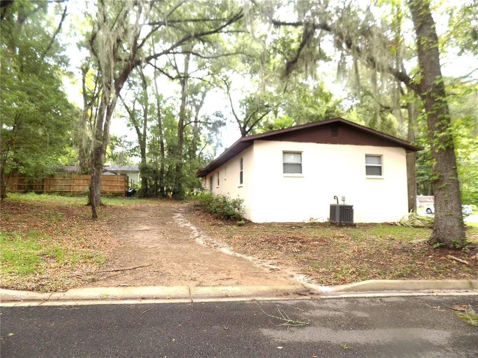 For Sale: $219,900 (3 beds, 1 baths, 1056 Square Feet)