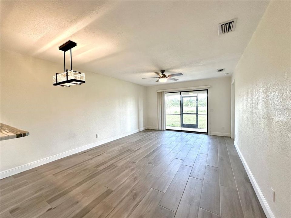For Rent: $1,600 (2 beds, 2 baths, 1051 Square Feet)