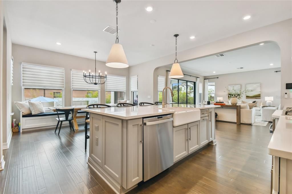 Active With Contract: $1,498,000 (5 beds, 5 baths, 4588 Square Feet)