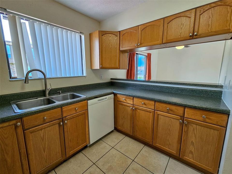 For Sale: $165,000 (3 beds, 2 baths, 1482 Square Feet)