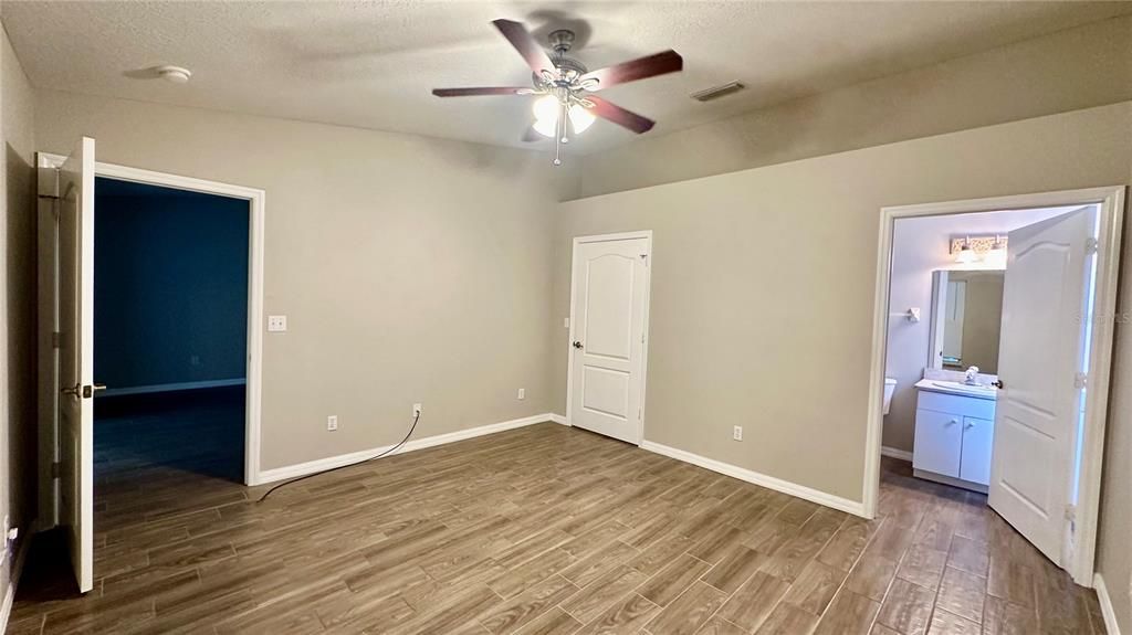For Rent: $2,700 (3 beds, 2 baths, 1373 Square Feet)