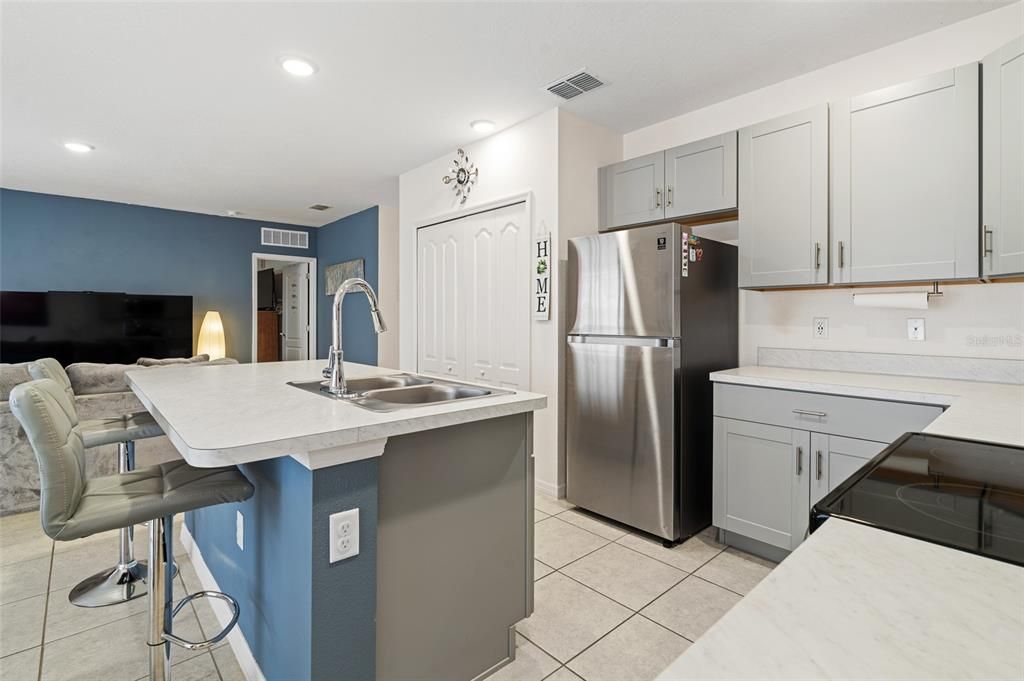 Active With Contract: $264,999 (3 beds, 2 baths, 1445 Square Feet)