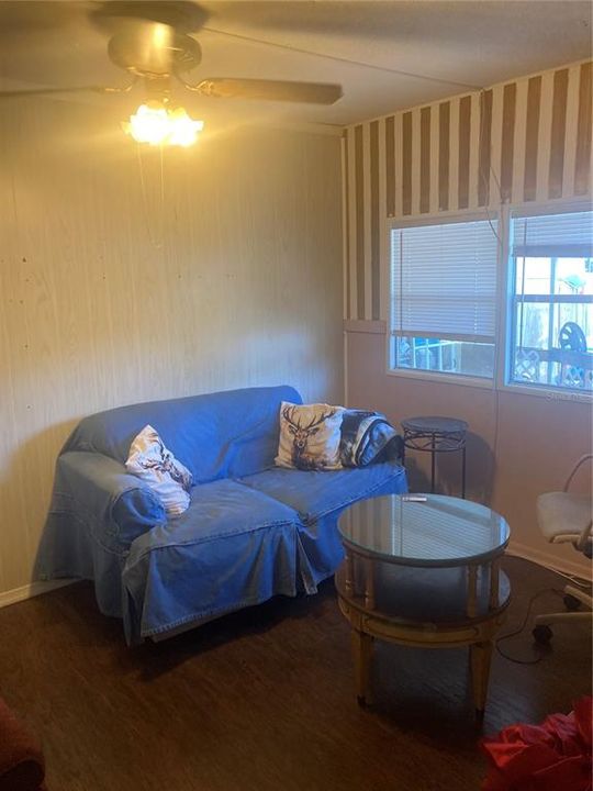 Active With Contract: $69,900 (2 beds, 2 baths, 720 Square Feet)