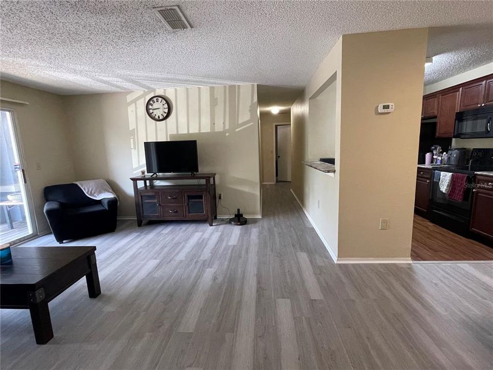 For Rent: $1,450 (2 beds, 2 baths, 950 Square Feet)