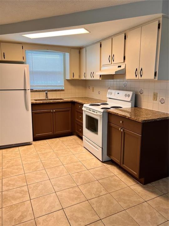 For Rent: $1,500 (2 beds, 1 baths, 846 Square Feet)