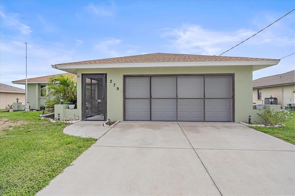 For Sale: $324,900 (2 beds, 2 baths, 1317 Square Feet)