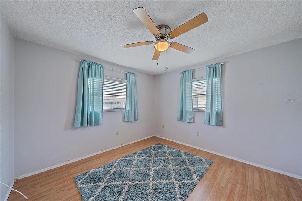 For Sale: $324,900 (2 beds, 2 baths, 1317 Square Feet)