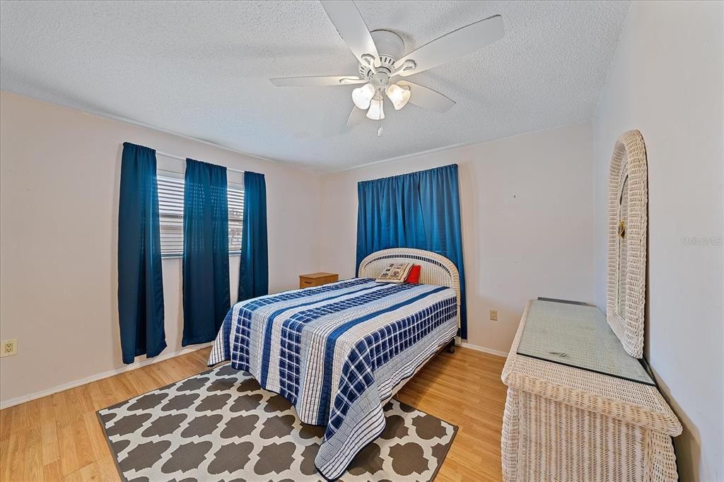 For Sale: $324,900 (2 beds, 2 baths, 1317 Square Feet)