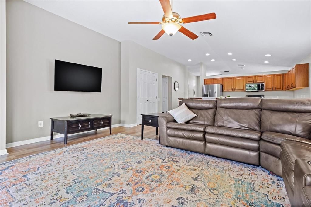 For Sale: $457,000 (3 beds, 2 baths, 1814 Square Feet)