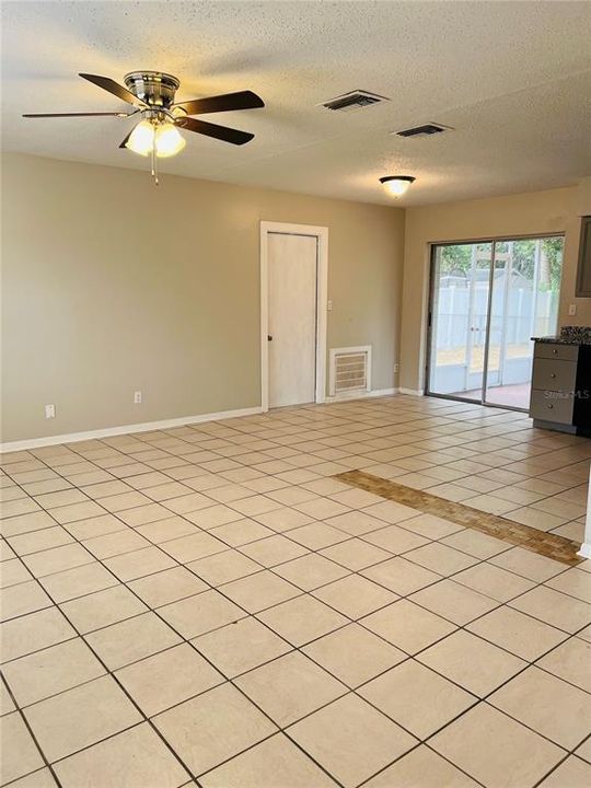 For Rent: $1,800 (2 beds, 2 baths, 1002 Square Feet)