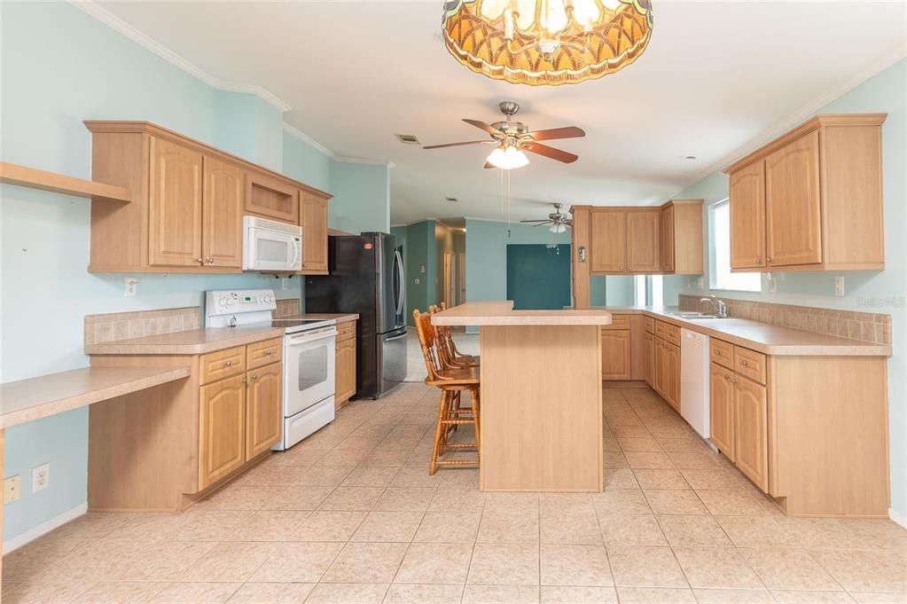 For Sale: $245,900 (3 beds, 2 baths, 2280 Square Feet)