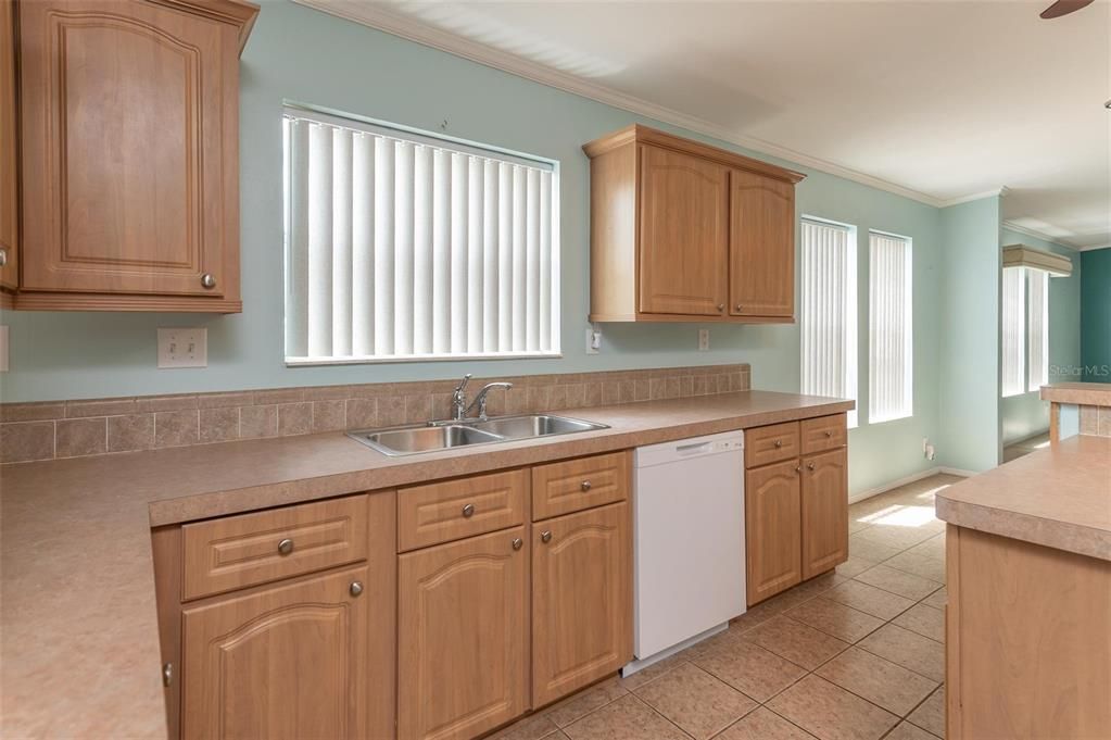 For Sale: $245,900 (3 beds, 2 baths, 2280 Square Feet)