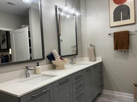 For Rent: $2,245 (2 beds, 2 baths, 1135 Square Feet)