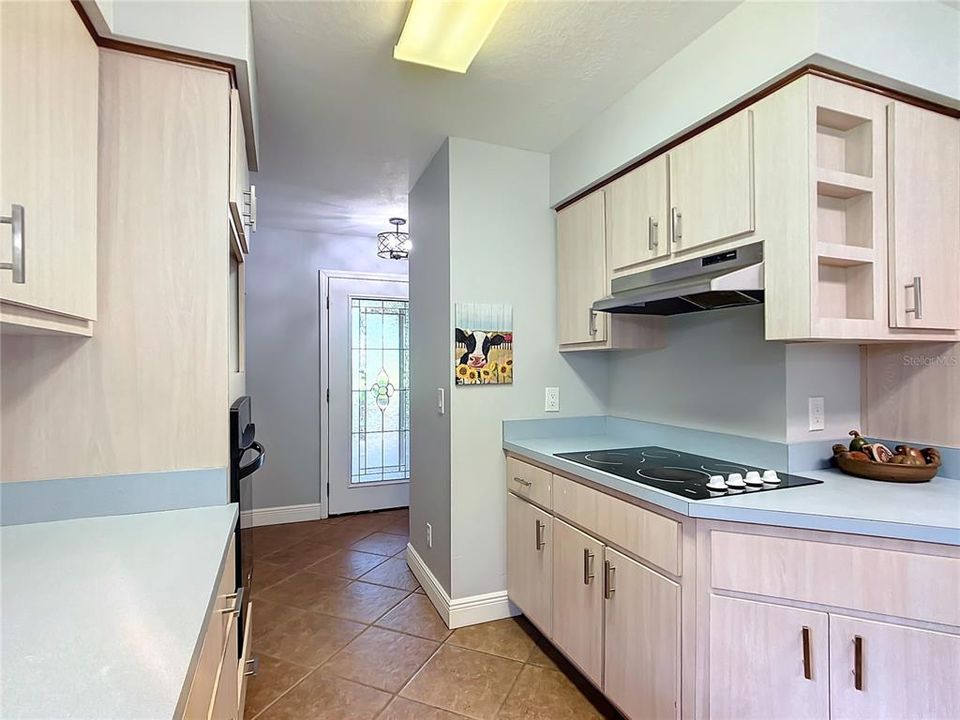 For Sale: $529,900 (3 beds, 2 baths, 1643 Square Feet)