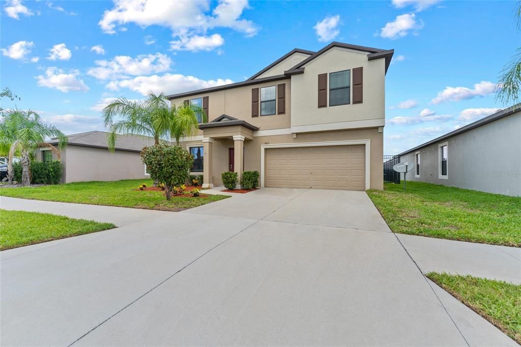 For Sale: $459,900 (4 beds, 2 baths, 2634 Square Feet)