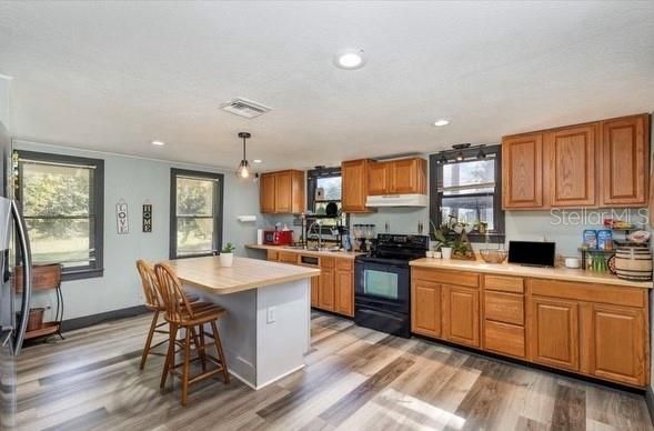 For Sale: $679,552 (2 beds, 2 baths, 1588 Square Feet)