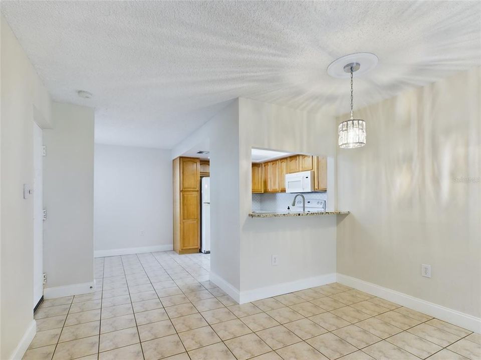 For Sale: $198,000 (2 beds, 2 baths, 1070 Square Feet)