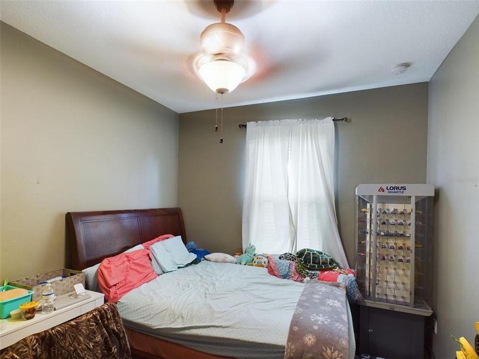 For Sale: $375,000 (3 beds, 2 baths, 1893 Square Feet)