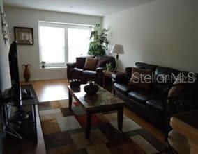 For Sale: $320,000 (2 beds, 2 baths, 1092 Square Feet)