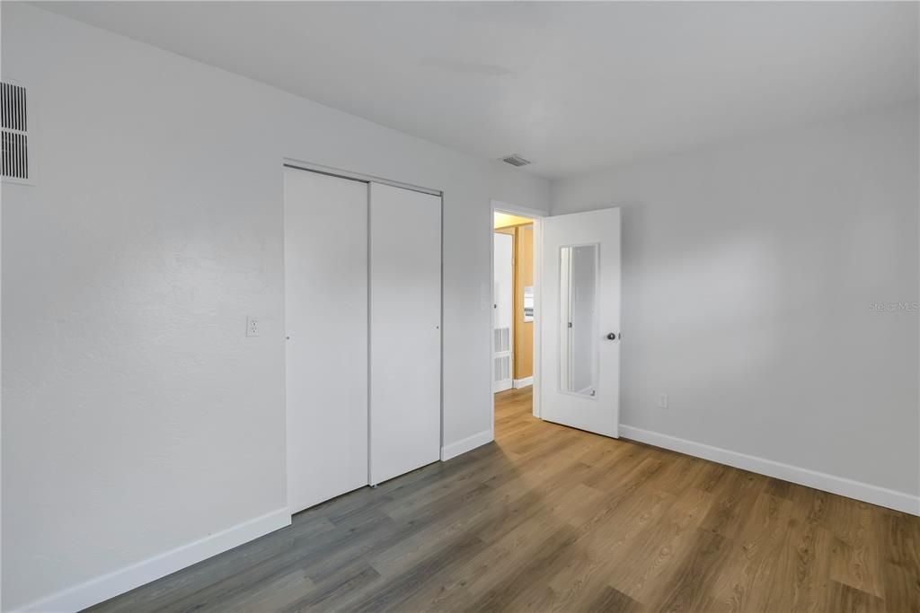 For Sale: $319,000 (2 beds, 1 baths, 1094 Square Feet)