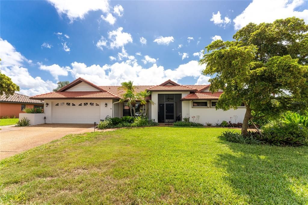 For Sale: $515,000 (3 beds, 2 baths, 2273 Square Feet)