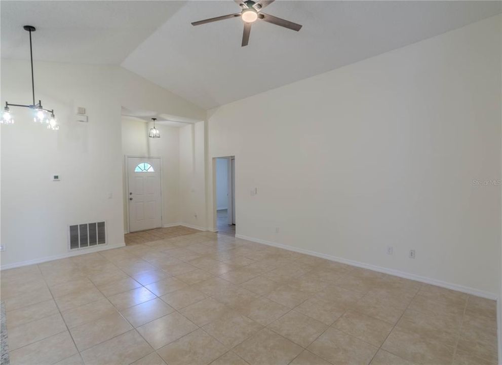 For Rent: $2,300 (3 beds, 2 baths, 1551 Square Feet)