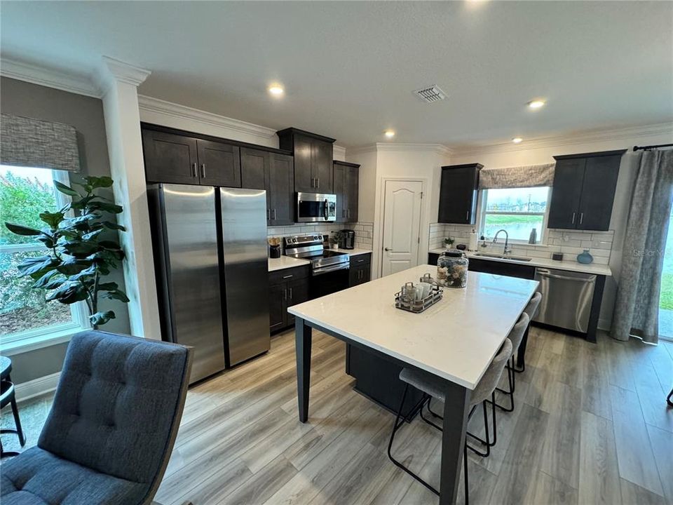 Active With Contract: $2,550 (3 beds, 2 baths, 1674 Square Feet)