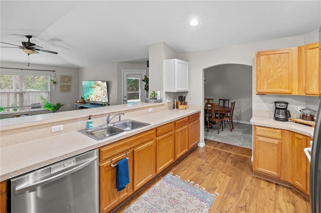 For Sale: $399,888 (3 beds, 2 baths, 1886 Square Feet)