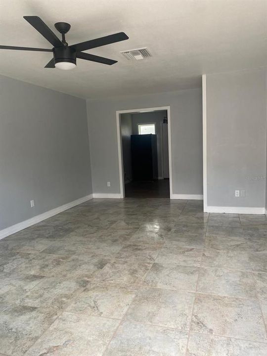 For Rent: $1,950 (2 beds, 1 baths, 2607 Square Feet)