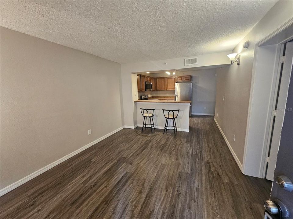 For Rent: $1,750 (2 beds, 2 baths, 885 Square Feet)