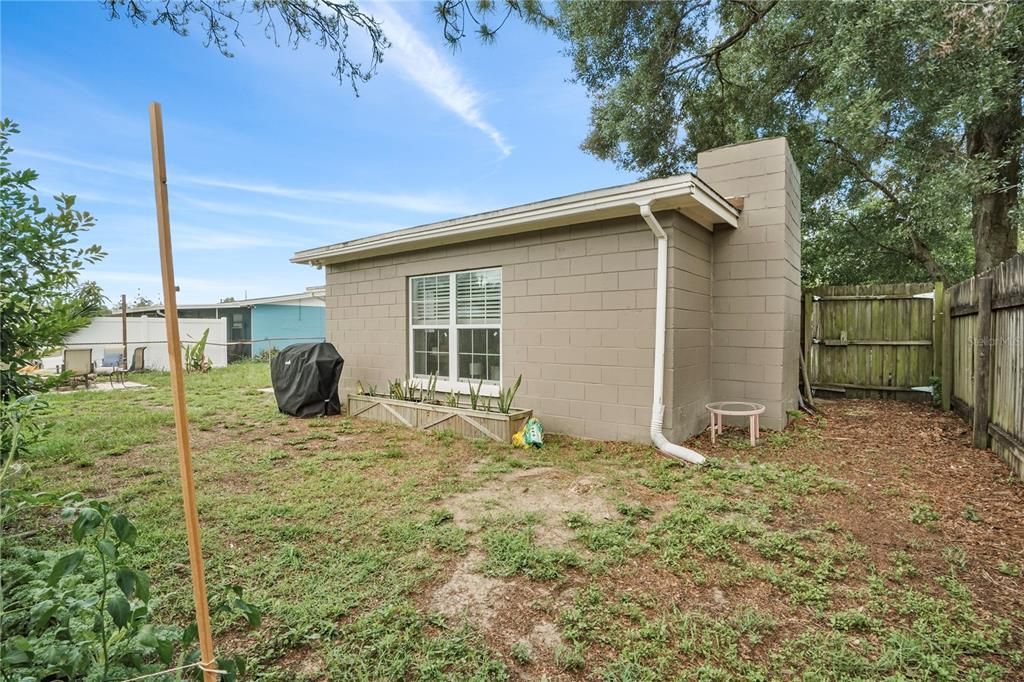 For Sale: $339,900 (3 beds, 1 baths, 1204 Square Feet)