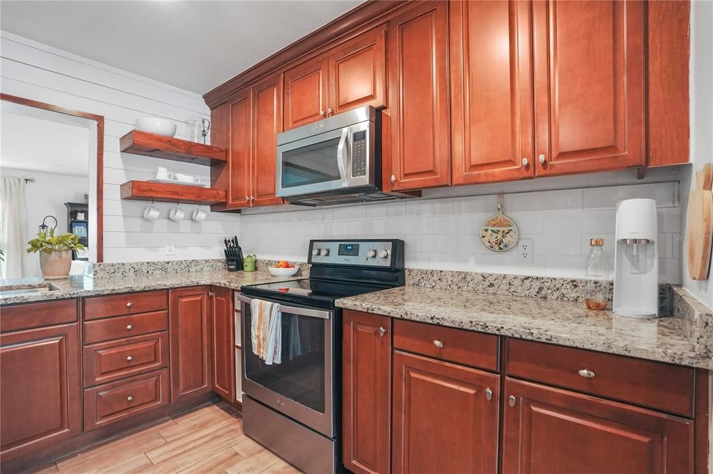 For Sale: $339,900 (3 beds, 1 baths, 1204 Square Feet)